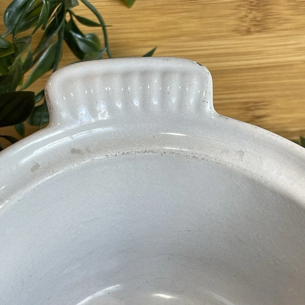 Le Creuset brand le